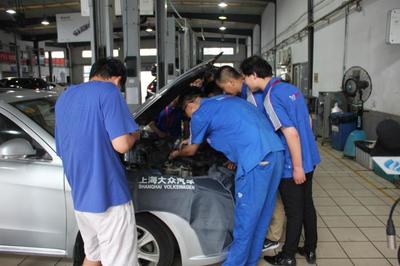 聯合走訪實踐點 不畏酷暑進車間，探索汽車銷售新路徑